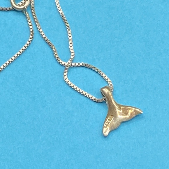Vintage LEX .925 Sterling Whale Tail Necklace On Chain - Picture 1 of 10